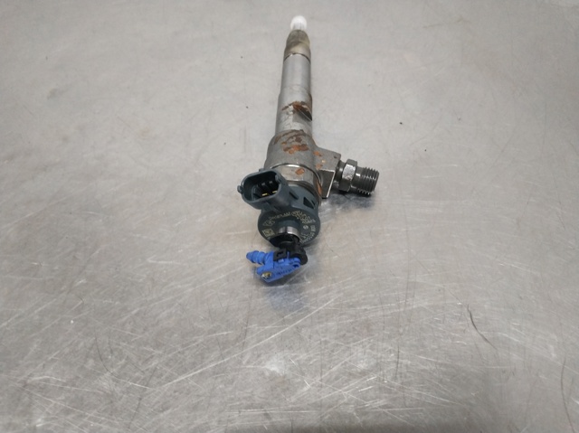 H8201636333 RENAULT Inyector comprar Bilbao