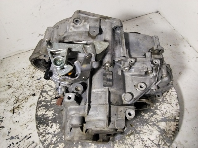 Caja de cambios mecánica, completa Volkswagen Touran 1 1T1, 1T2