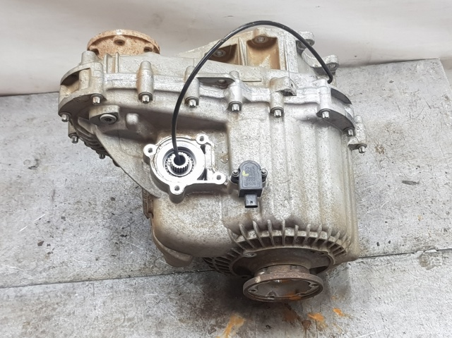 IAB500241 Land Rover