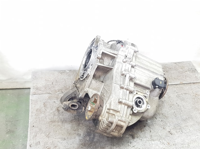 IAB500243 Land Rover