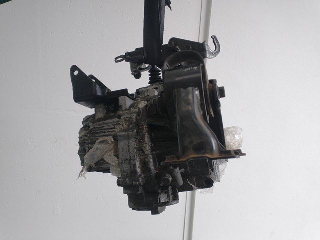 J31973 HYUNDAI Caja de cambios manual completa  disponible Ourense