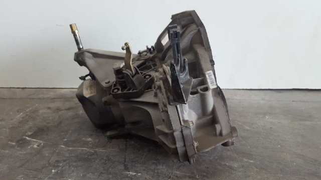 JH3103 NISSAN Caja de cambios manual completa  disponible Vigo