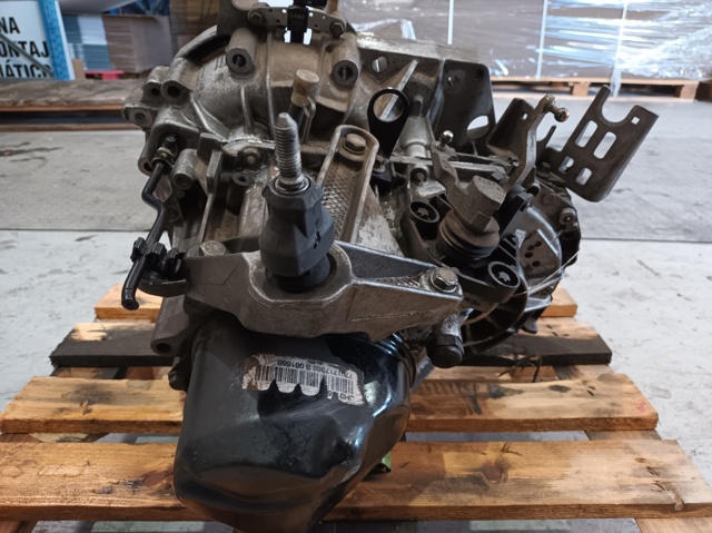 JH3105 RENAULT Caja de cambios  en stock Huelva
