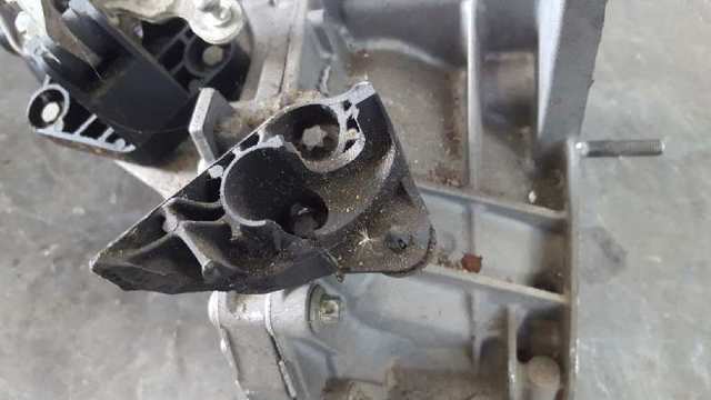 JH3128 RENAULT Caja de cambios  en stock Huelva