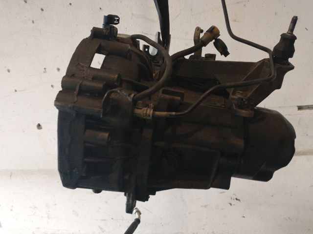 JH3143 RENAULT Caja de cambios manual completa  disponible Ourense