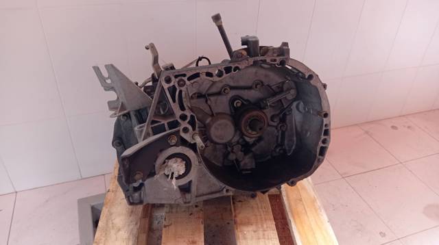 RENAULT JR5103 Caja de cambios manual completa  disponible Valladolid