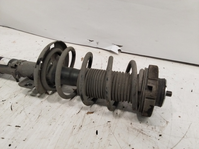 JZW413031G Amortiguador delantero  disponible Utrera