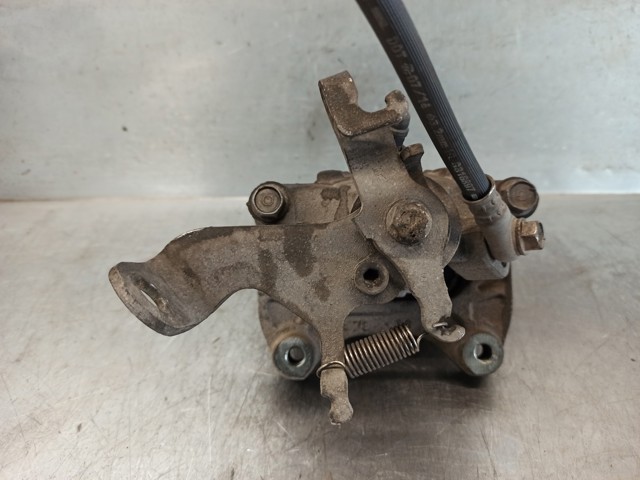 MAZDA K0Y12698ZA Pinza de freno trasera derecha comprar Pamplona