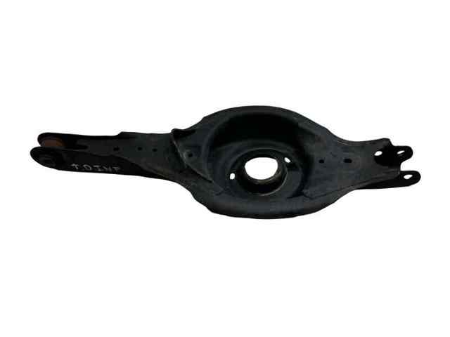 KD3528300 Brazo inferior derecho de la suspensión trasera  disponible Málaga