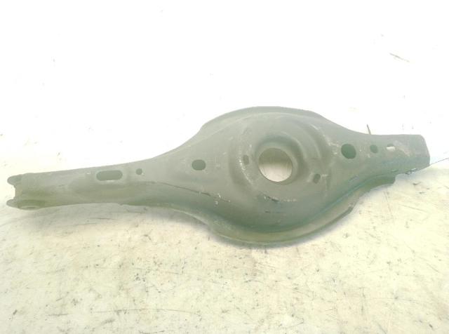 MAZDA KD3528350 Brazo inferior izquierdo de la suspensión trasera  comprar en Murcia