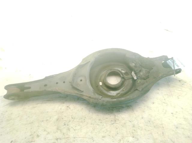 KD3528350 Brazo inferior izquierdo de la suspensión trasera  disponible Burgos