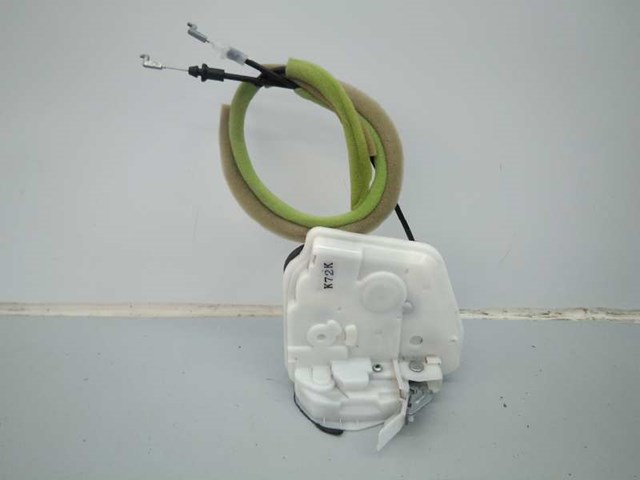 Cerradura de puerta delantera derecha KD5358310 Mazda