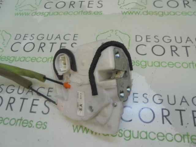 Cerradura de puerta delantera derecha KD5358310 Mazda