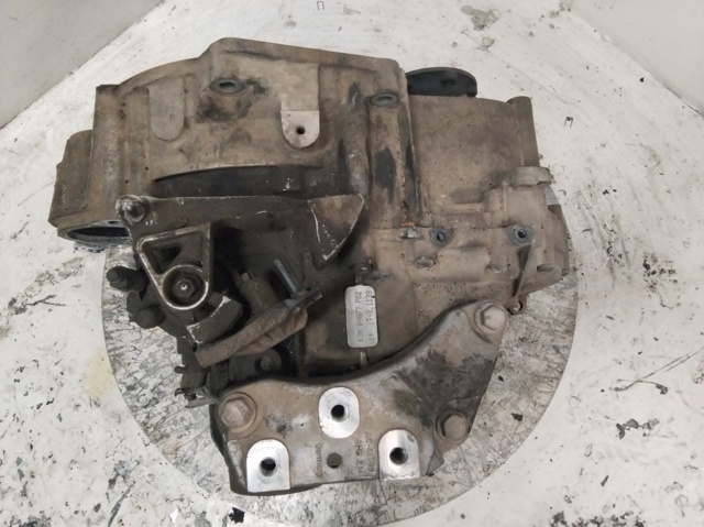 Caja de cambios mecánica, completa Volkswagen Touran 1 1T1, 1T2