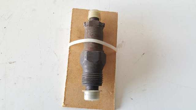Inyector de combustible LCR6735405 RENAULT
