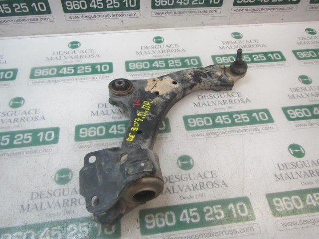 Brazo inferior derecho de la suspensión delantera LR007205 LAND ROVER