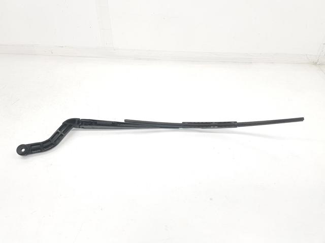 Brazo del limpiaparabrisas, lavado de parabrisas, luna delantera LR009806 Land Rover