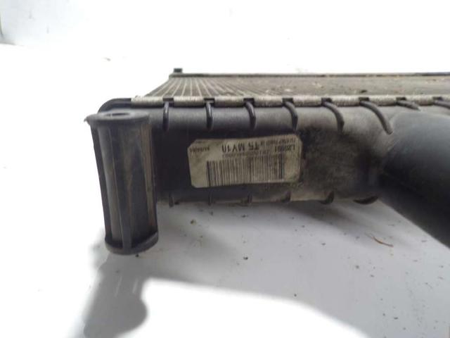 LR015561 Radiador de refrigeración del motor  disponible Burgos