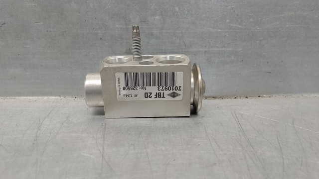 LR016631 Land Rover