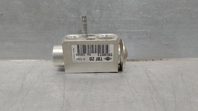 LR016631 Land Rover