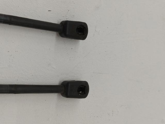 LR025400 Amortiguador de capó  disponible Utrera