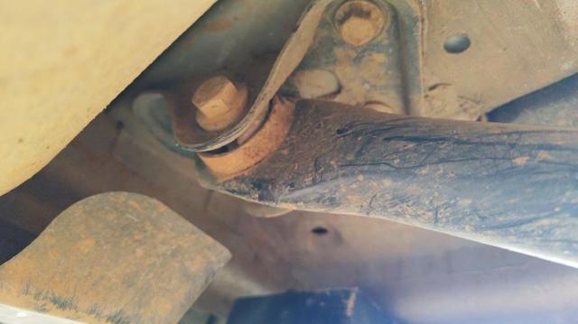 LAND ROVER LR029576 Barra transversal de la suspensión trasera  en stock Valencia