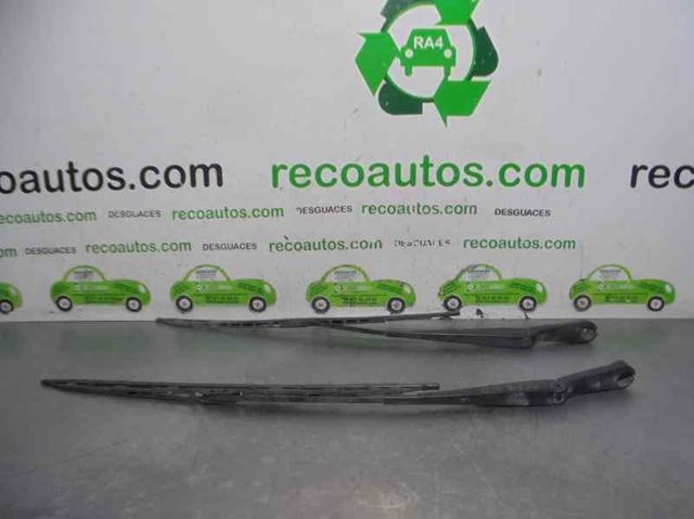 Brazo del limpiaparabrisas LR038122 Land Rover