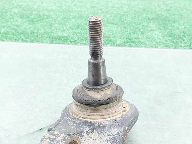 LR051617 Brazo superior derecho de la suspensión delantera comprar Almería