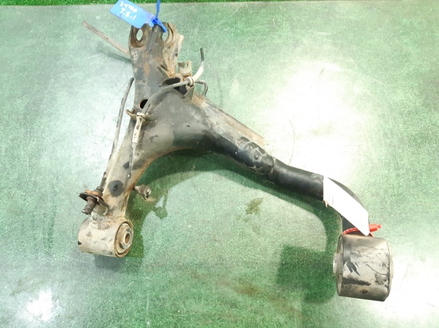 LR063718 LAND ROVER Brazo superior izquierdo de la suspensión trasera  comprar en Lleida