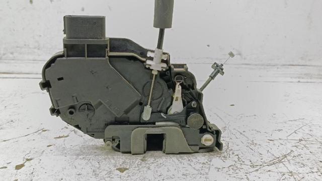 LR091360 LAND ROVER Cerradura de la puerta trasera derecha  disponible Ourense