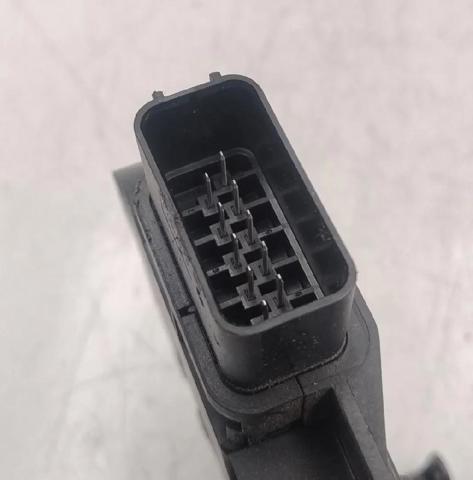 LR091527 Cerradura de puerta delantera izquierda  disponible Utrera