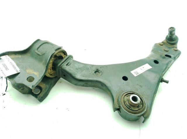 Brazo inferior derecho de la suspensión delantera LR101811 LAND ROVER