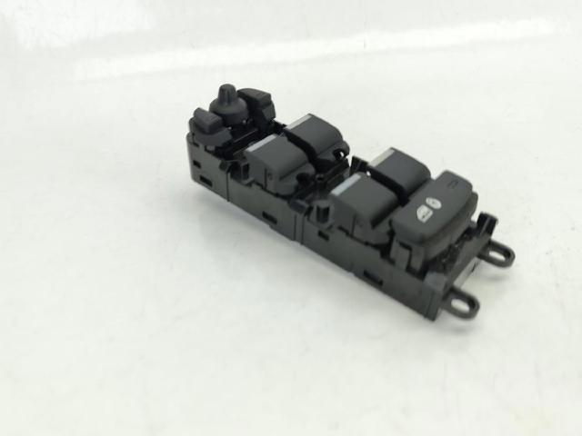 LR180661 Land Rover