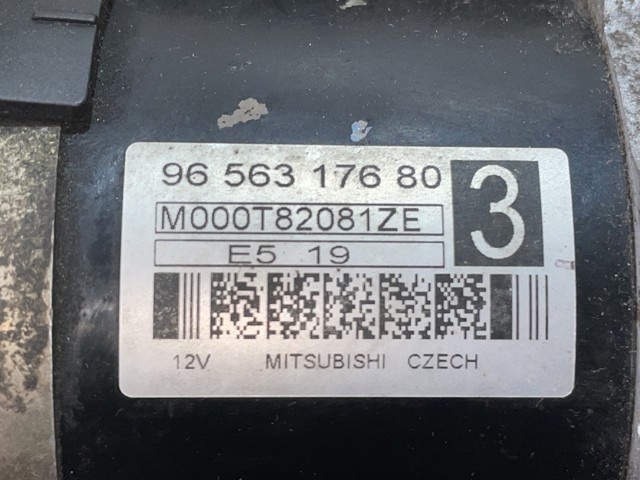 M000T82081ZE Motor de arranque  en stock Granada