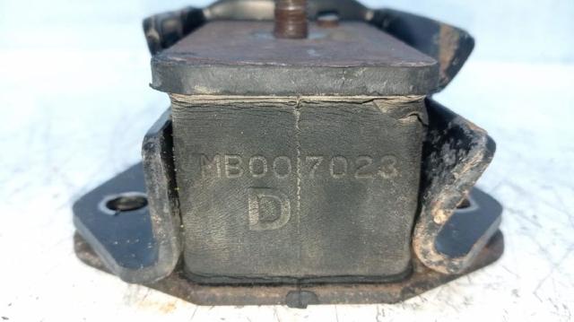 MITSUBISHI MB007023 Soporte del motor izquierdo/derecho  comprar en Albacete