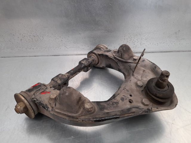 Brazo superior derecho de la suspensión delantera MB109631A MITSUBISHI