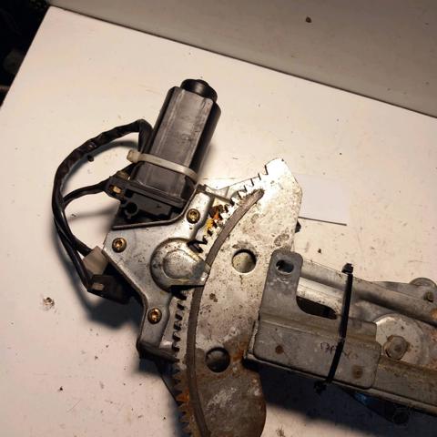 Comprar Mecanismo de elevalunas de la puerta delantera derecha Mitsubishi Pajero I L04G, L14G a bajo precio