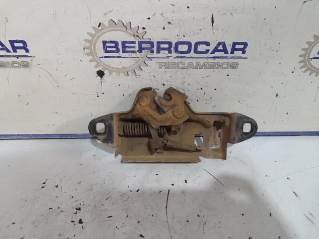 Comprar Cerradura del capó Mitsubishi Pajero I L04G, L14G a bajo precio