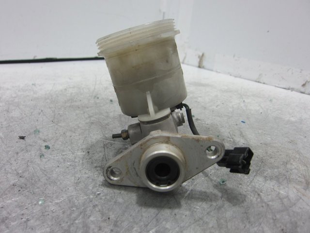 MB618717 MITSUBISHI Cilindro principal de freno  disponible Vigo