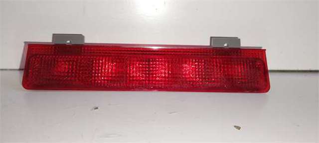 Luz de freno adicional Mitsubishi Pajero (K90)