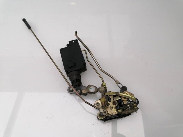 MITSUBISHI MB669132 Cerradura de puerta delantera derecha  comprar en Ponferrada