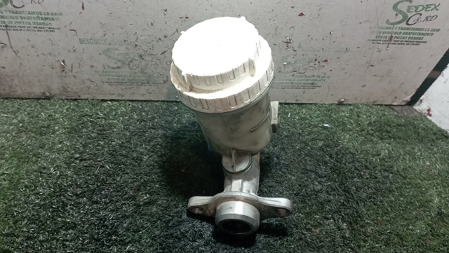 MB699830 Cilindro maestro de frenos comprar Sevilla