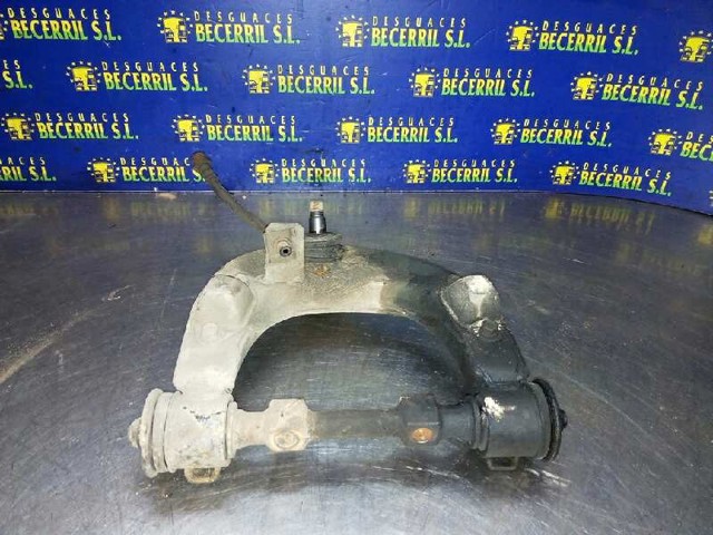 Brazo superior derecho de la suspensión delantera MB831036 MITSUBISHI