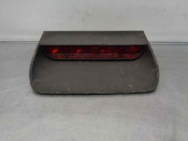 Luz De Freno Adicional MB952885 Mitsubishi