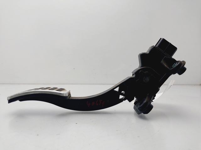 MN101544 MITSUBISHI Pedal del acelerador  comprar en Lleida