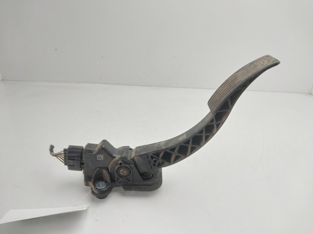 MN101544 Pedal del acelerador  comprar en Reus