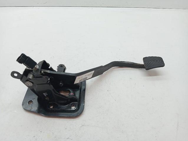 Pedal del embrague Mitsubishi Outlander II (2005-2012)