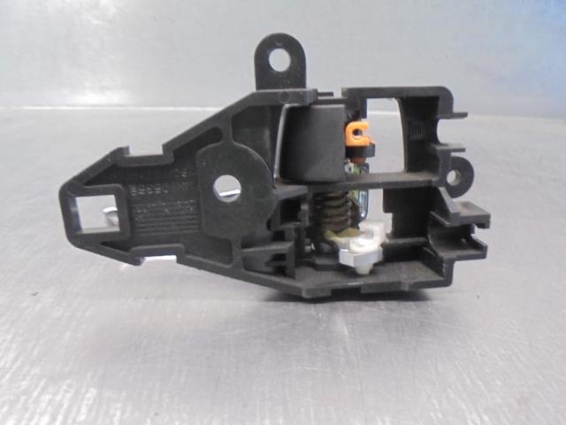 MITSUBISHI MN105359 Manija interior izquierda delantera/trasera de puerta  disponible Valladolid