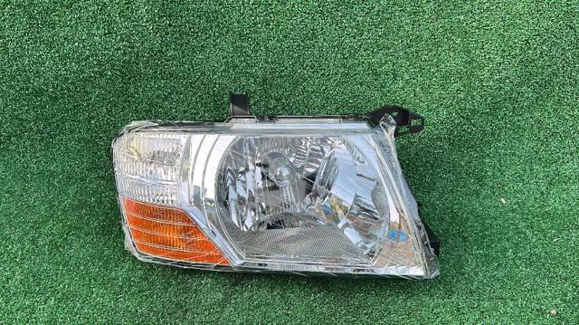 Precio del repuesto Faro delantero derecho Pajero III SUV