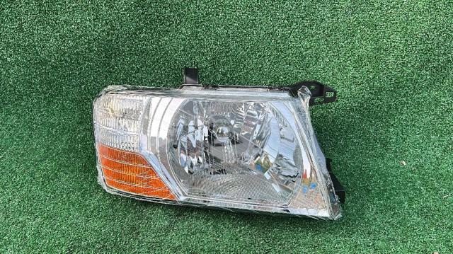 Faro delantero derecho Mitsubishi Pajero III SUV comprar en España